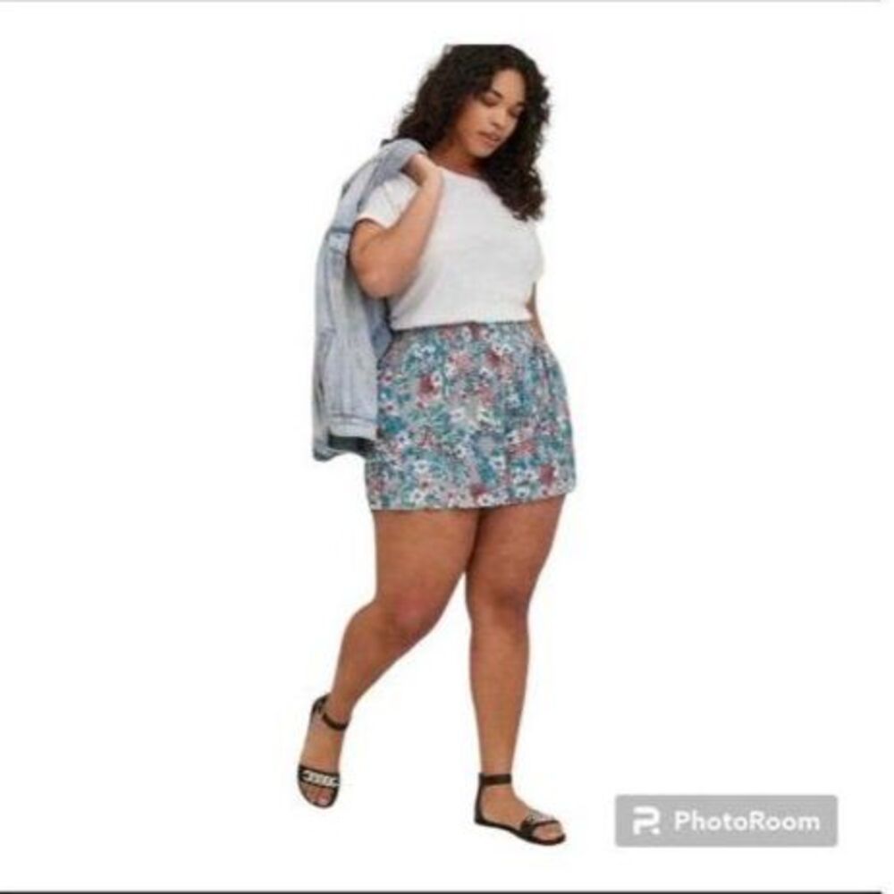 Torrid 5 Inch Gauze High-Rise size 5 5x 28 gray floral